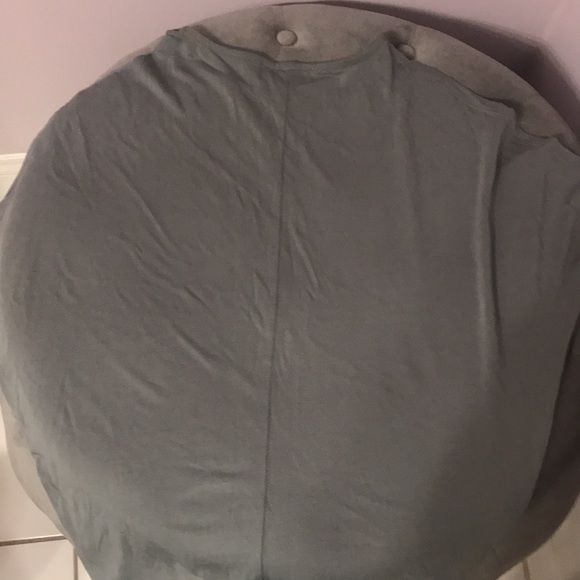 Fab’rik Gray-Blue Cold Shoulder Short Sleeve top. - Picture 4 of 5